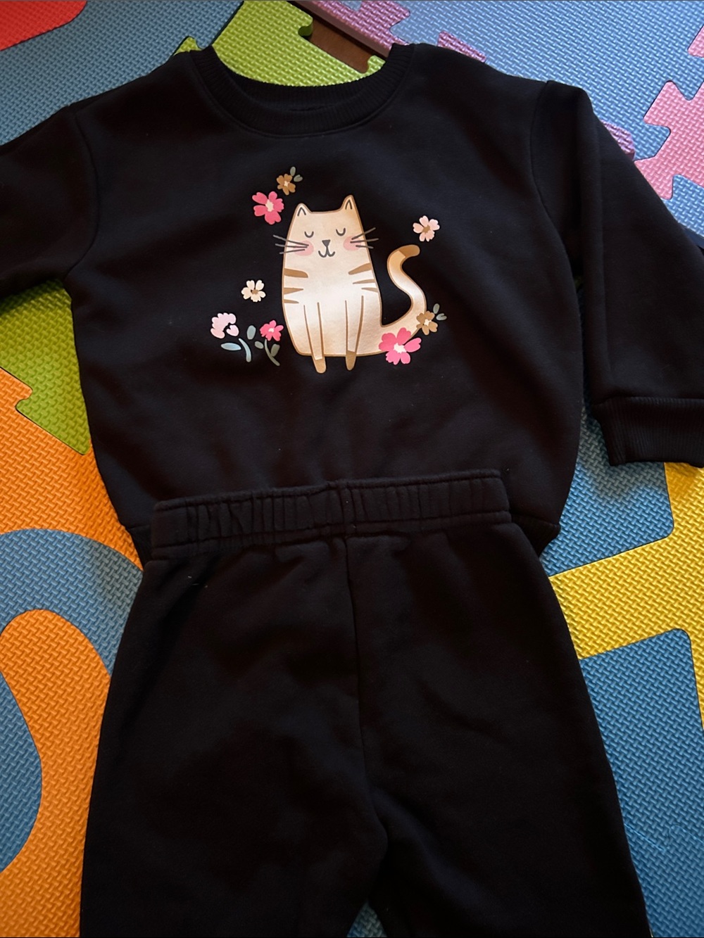 Black Cat Graphic Kids Pajama Set with Floral Details 18m